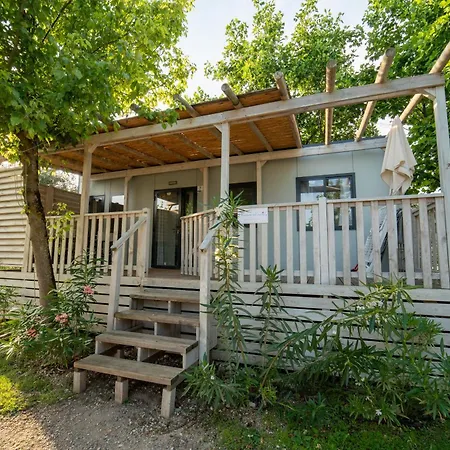 Campsite Vacanze Glamping Boutique *